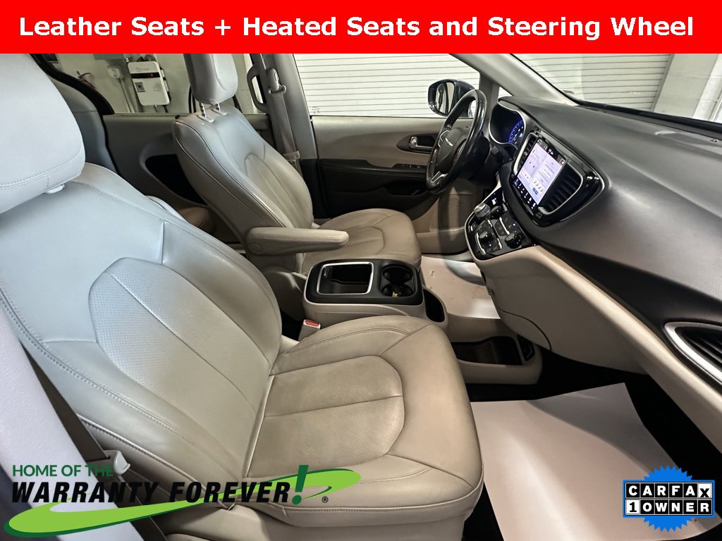 Used 2021 Chrysler Pacifica Touring-L image 23