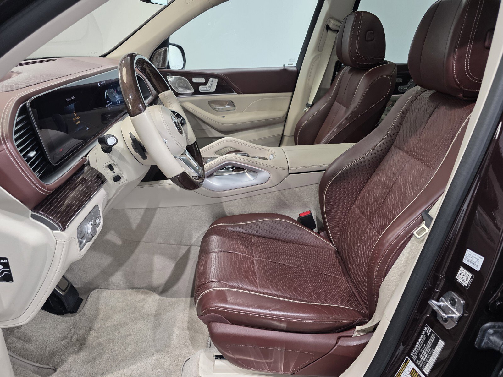 Used 2023 Mercedes-Benz Maybach GLS 600 4MATIC image 6