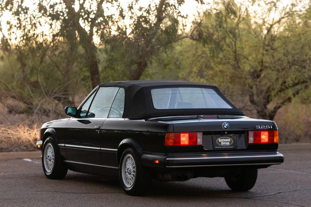 Used 1990 BMW 325i Convertible RWD image 22
