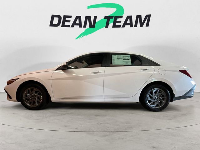 Certified 2025 Hyundai Elantra Blue image 4