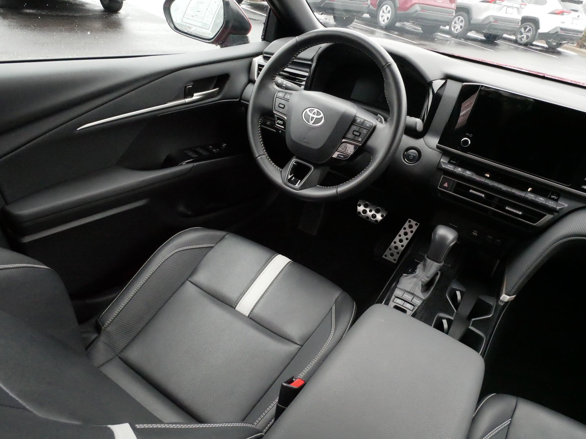 Certified 2025 Toyota Camry SE FWD image 9