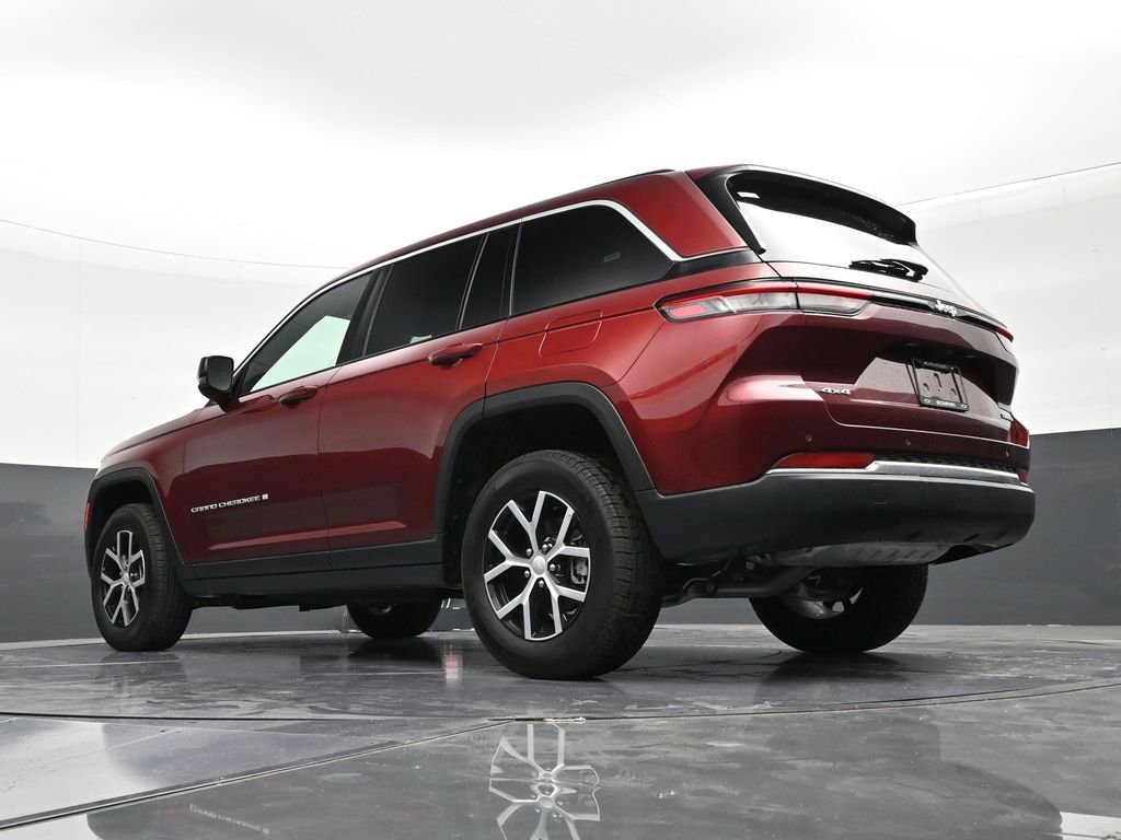 Used 2024 Jeep Grand Cherokee Limited AWD/4WD image 22