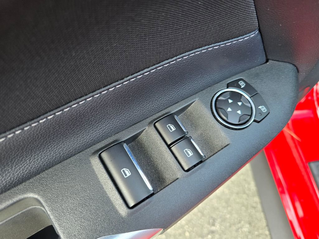 Used 2020 Ford Mustang Convertible image 18