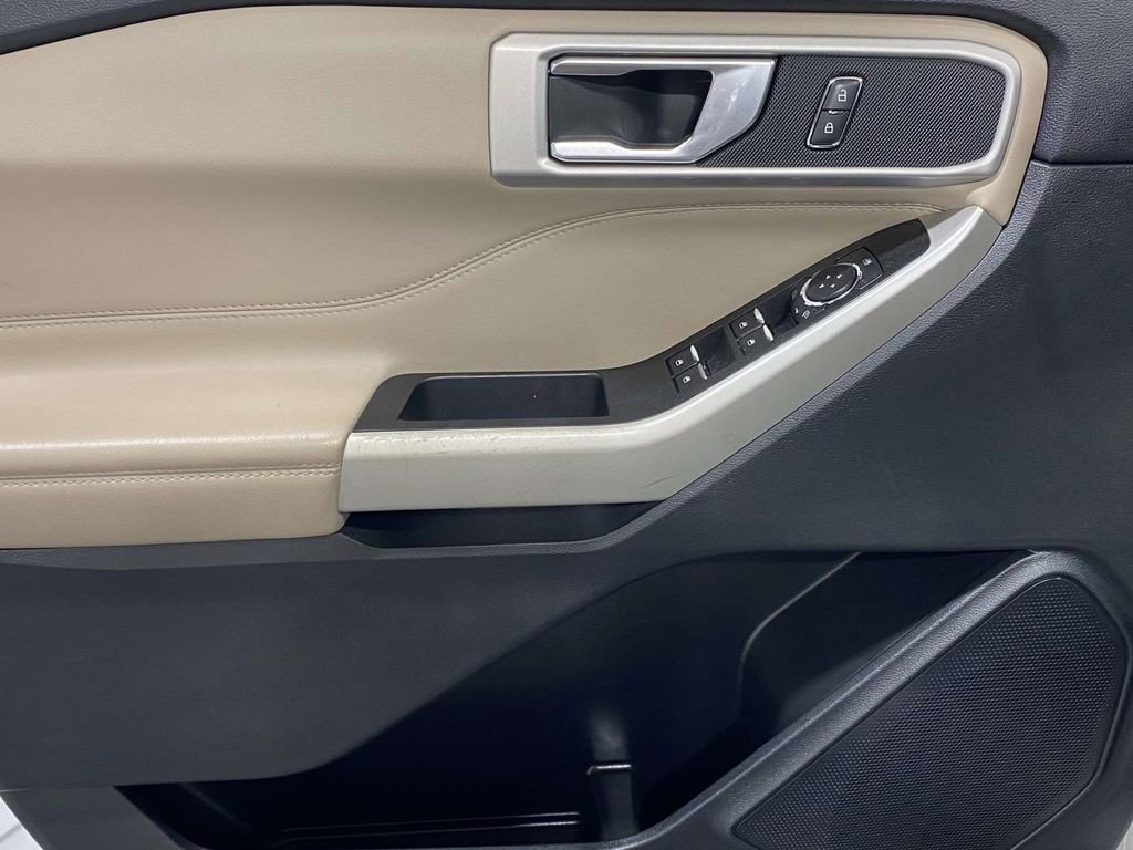 Used 2022 Ford Explorer XLT w/ Equipment Group 202A image 19