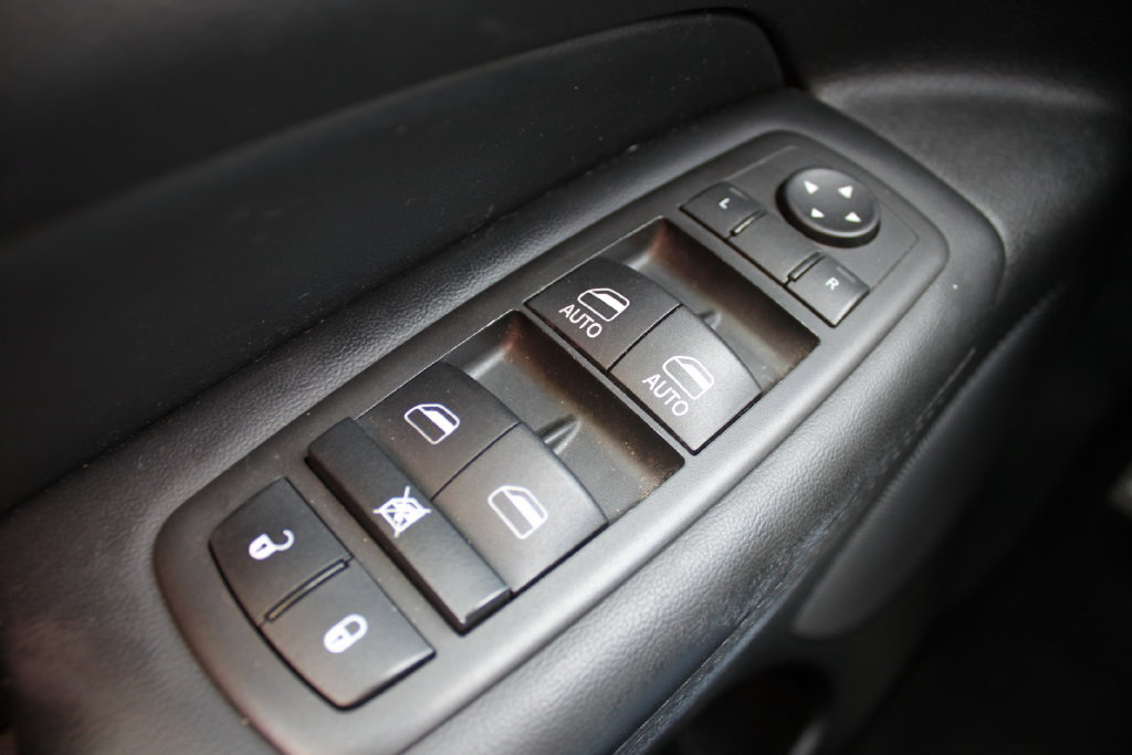 Used 2022 Jeep Grand Cherokee Laredo X RWD image 17