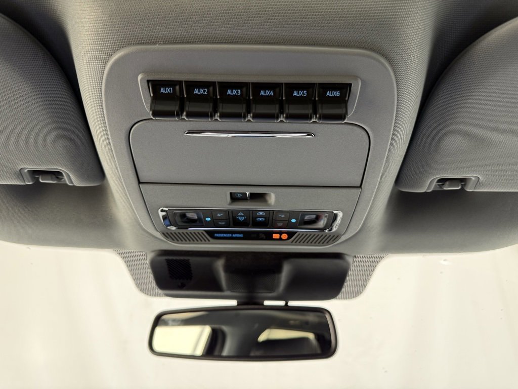 New 2026 Ford F350 4x4 Crew Cab Super Duty image 44