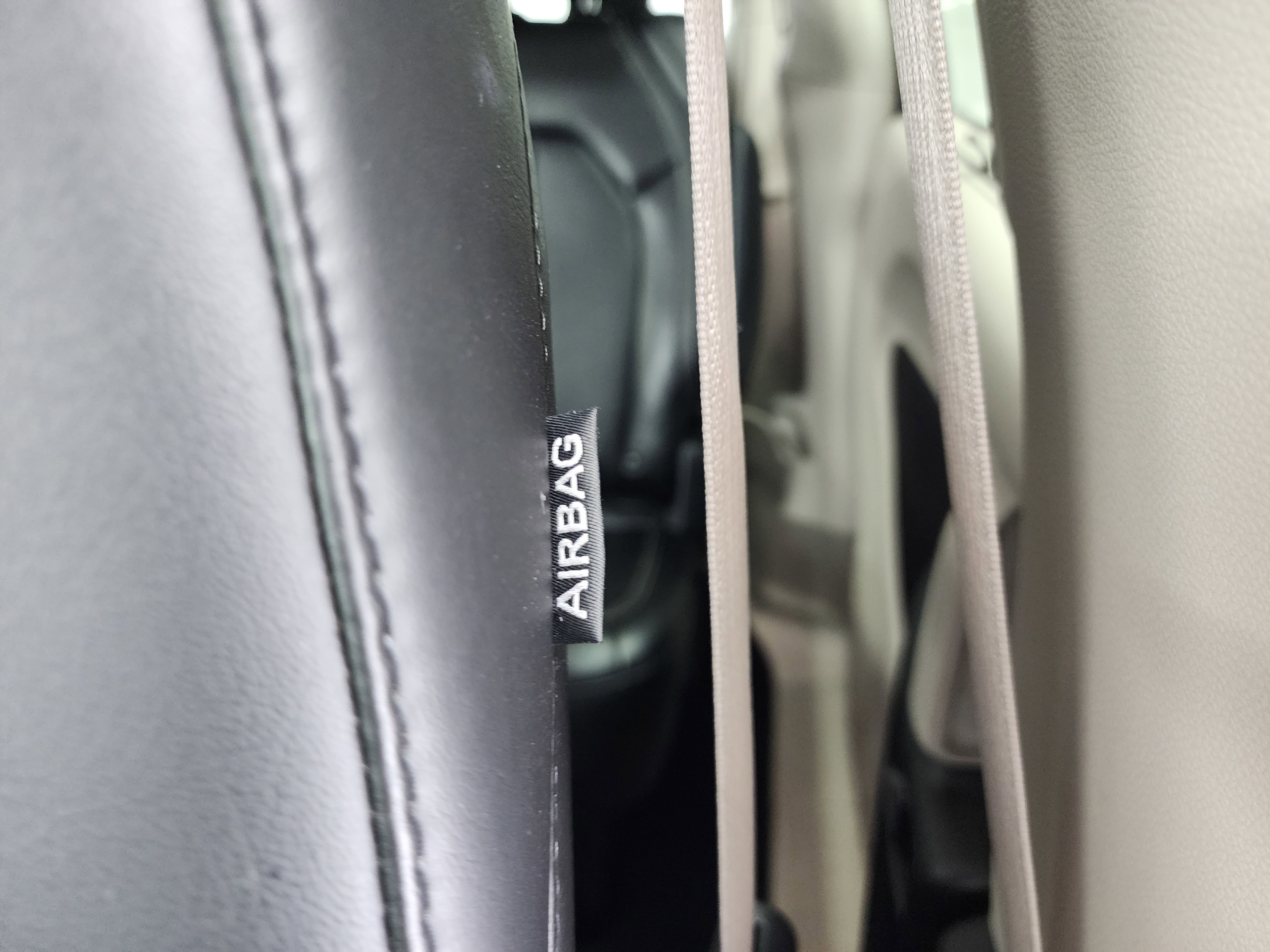 Used 2024 Chrysler Pacifica Touring-L image 41