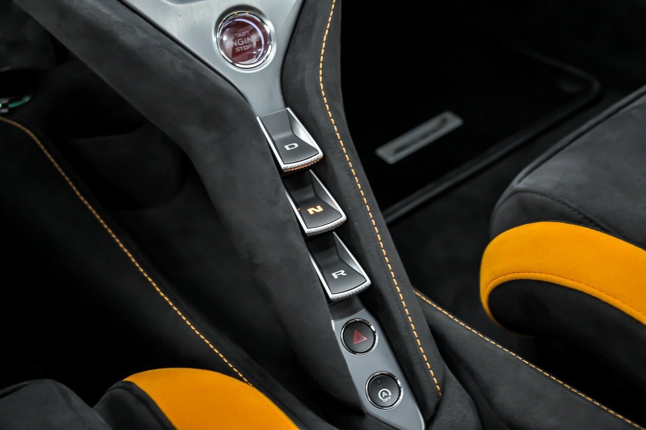 Used 2024 McLaren 750S Spider RWD image 36