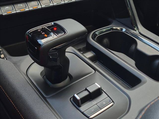 Used 2024 GMC Sierra 1500 AT4 w/ Technology Package AWD/4WD image 14