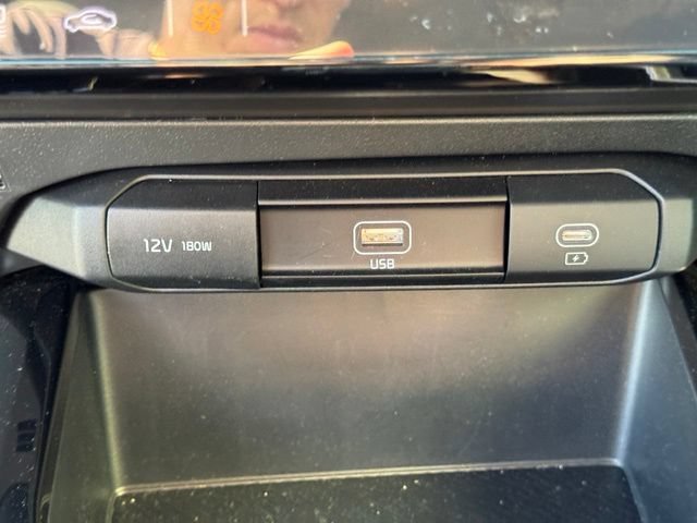 Used 2025 Kia Niro LX FWD image 47