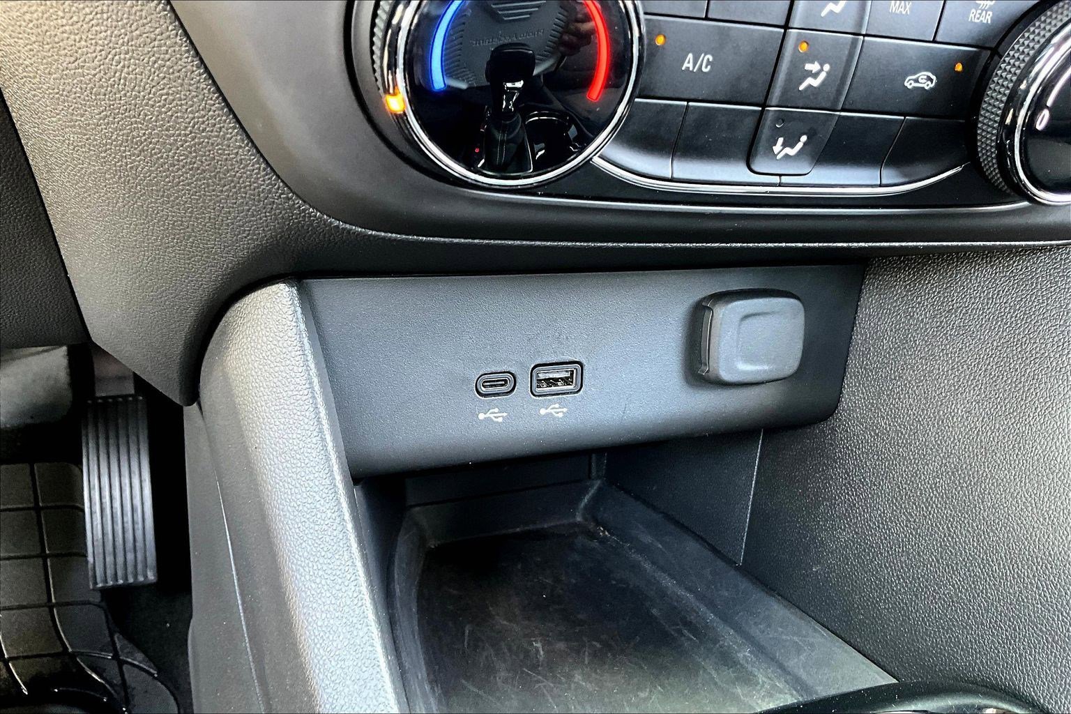 Used 2024 Buick Encore GX Preferred FWD image 16