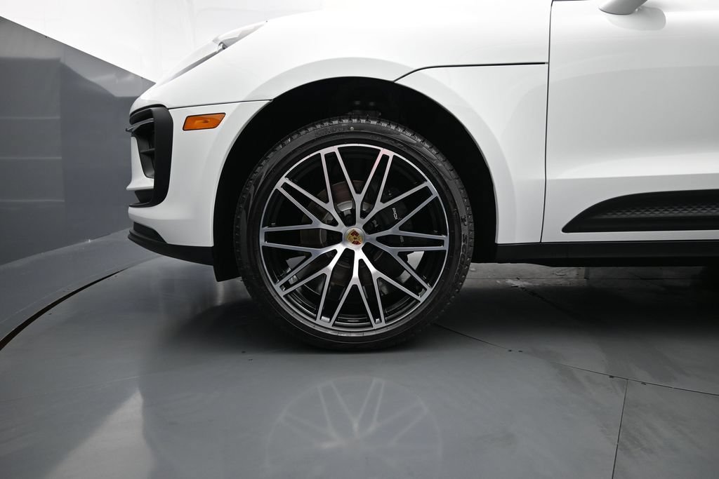 New 2026 Porsche Macan AWD/4WD image 7