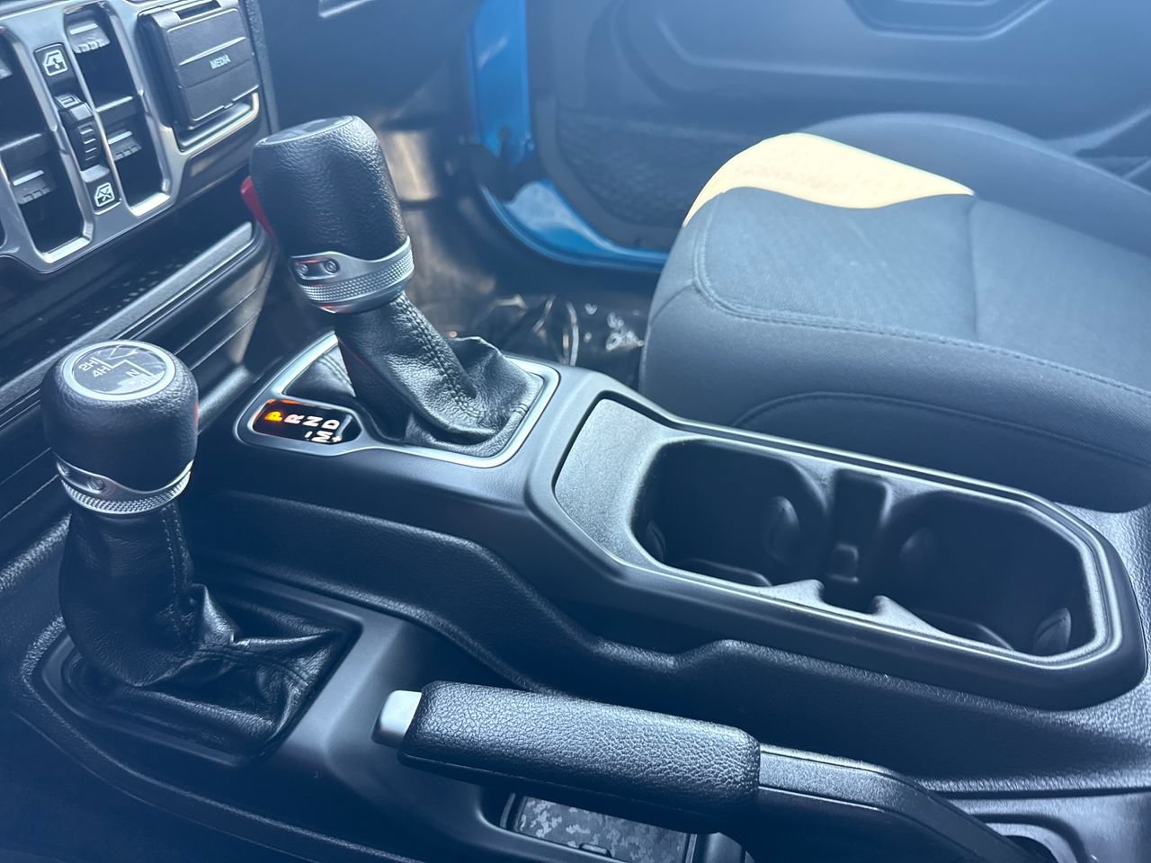 Used 2022 Jeep Wrangler Unlimited Sport AWD/4WD image 21