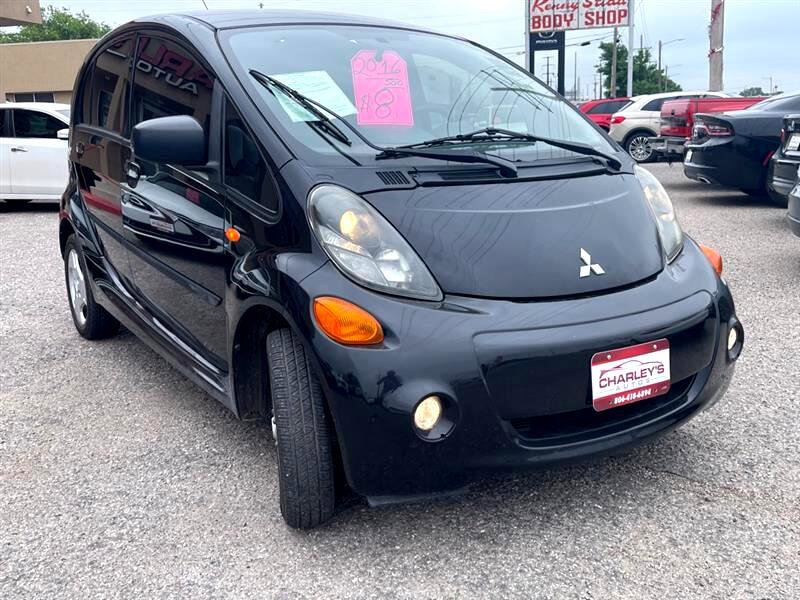 Used 2016 Mitsubishi i ES image 2