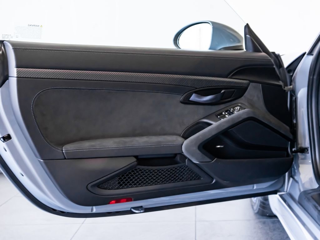 Used 2025 Porsche 718 Cayman GT4 RS image 12