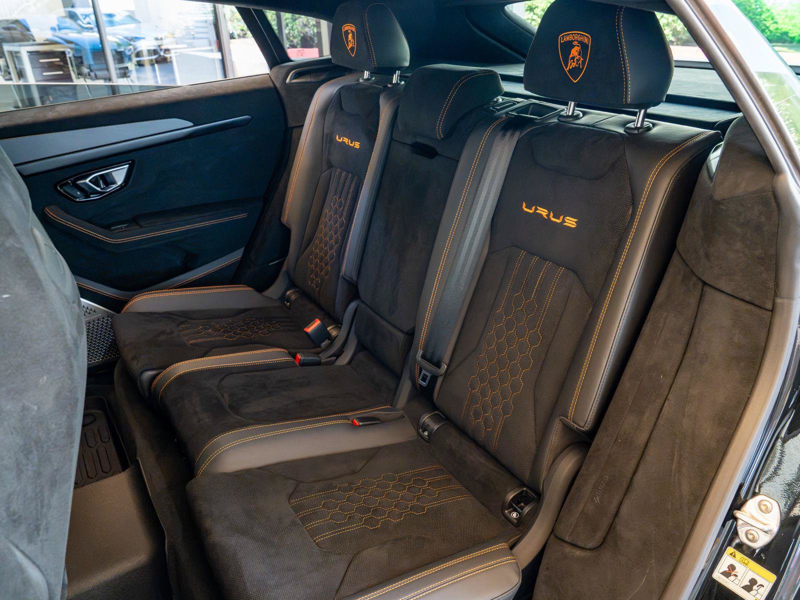 Used 2024 Lamborghini Urus Performante AWD/4WD image 32