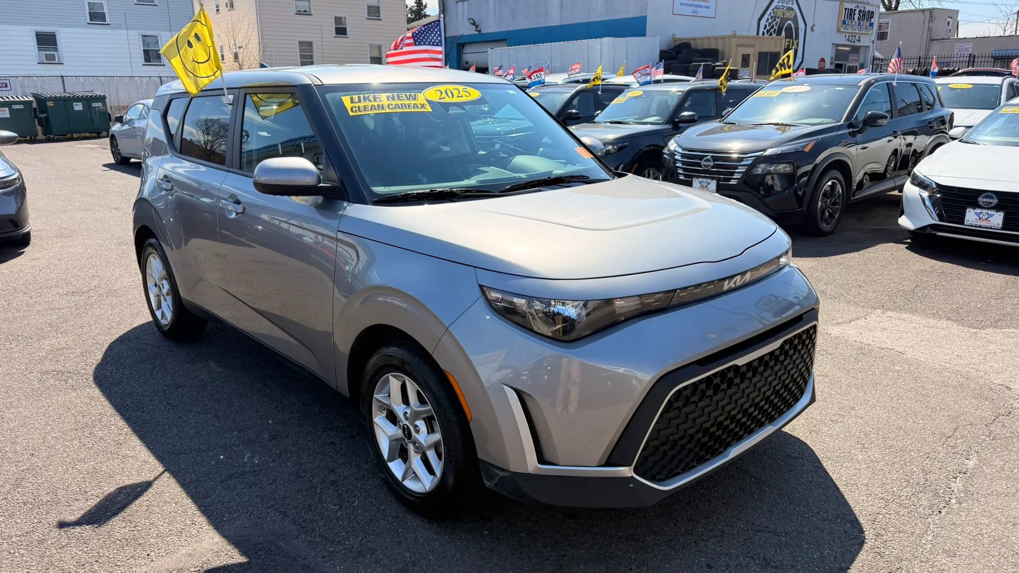 Used 2025 Kia Soul LX w/ LX Technology Package image 2