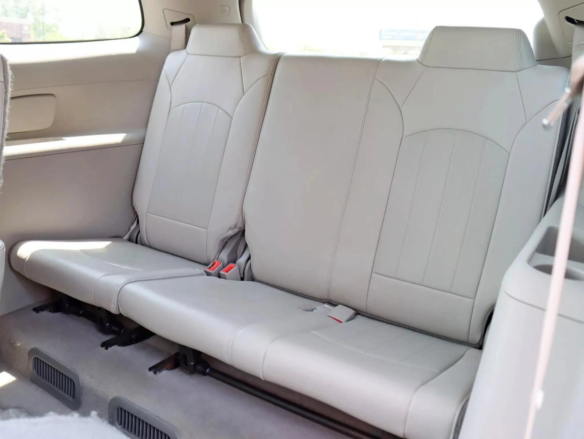 Used 2015 Buick Enclave Leather AWD/4WD image 28