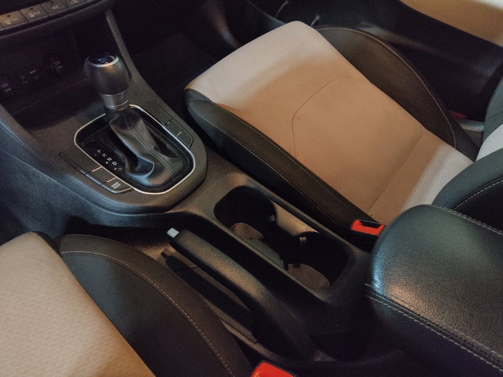 Used 2018 Hyundai Elantra GT FWD image 26