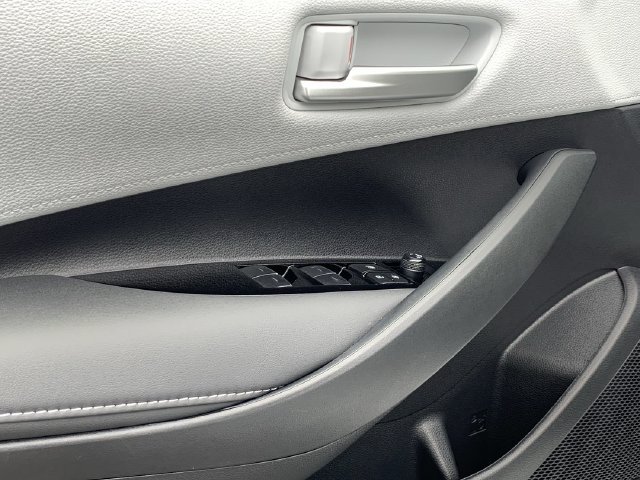 Used 2025 Toyota Corolla SE FWD image 17