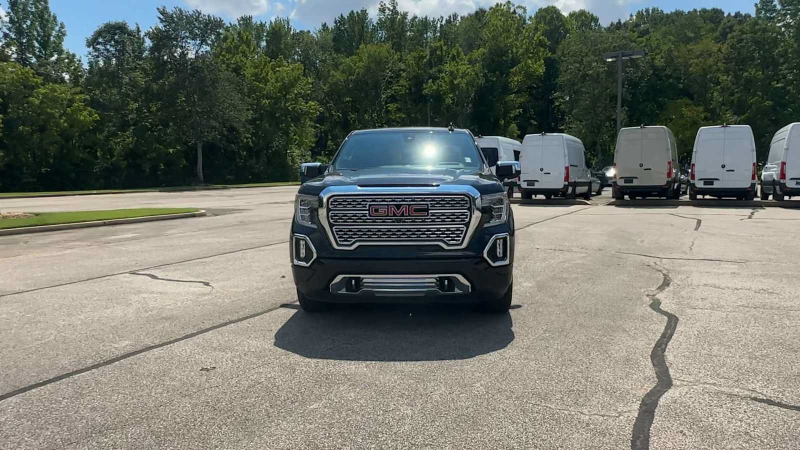 Certified 2021 GMC Sierra 1500 Denali w/ Denali Ultimate Package AWD/4WD image 3