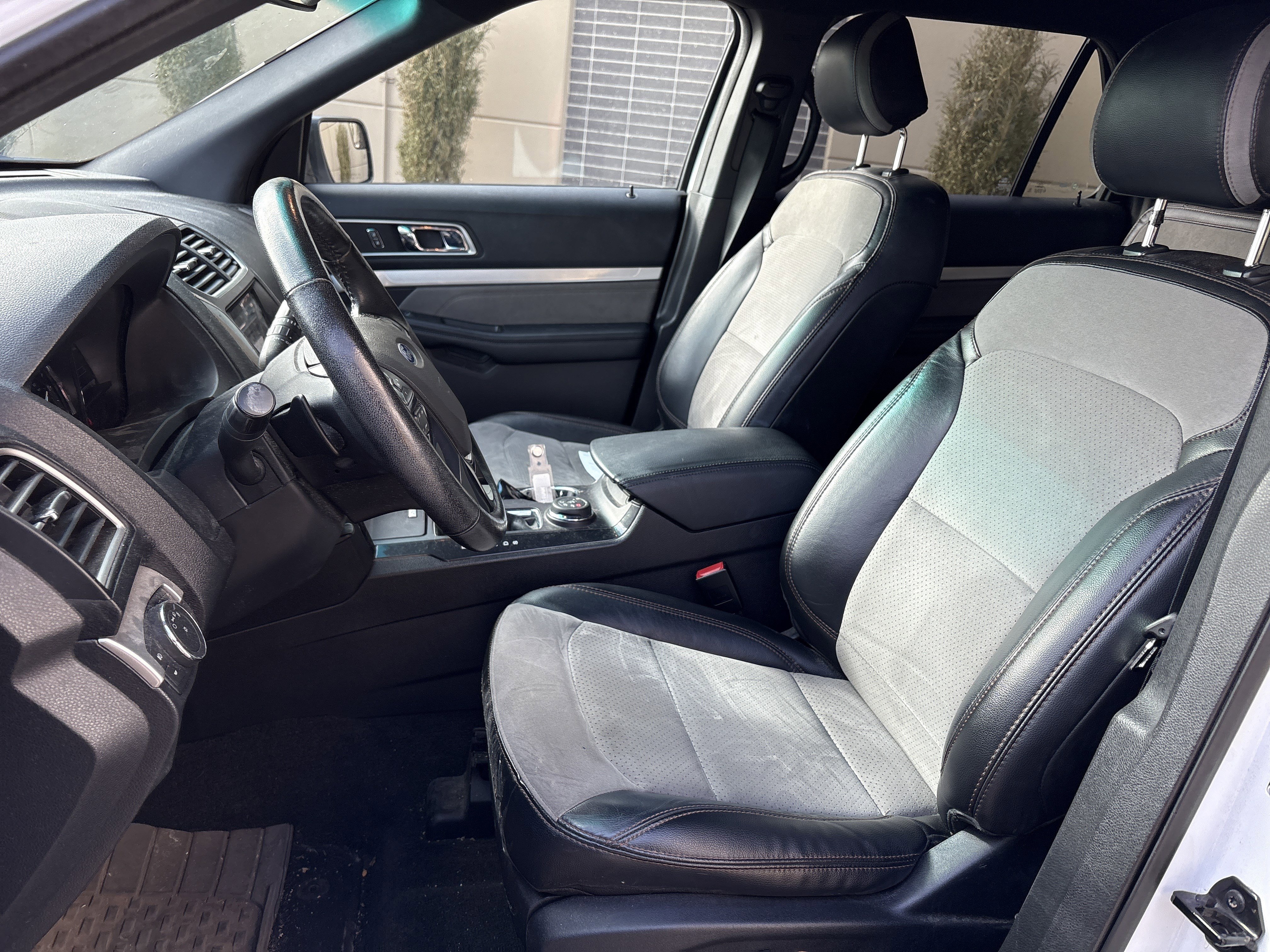 Used 2017 Ford Explorer XLT w/ Equipment Group 202A image 16