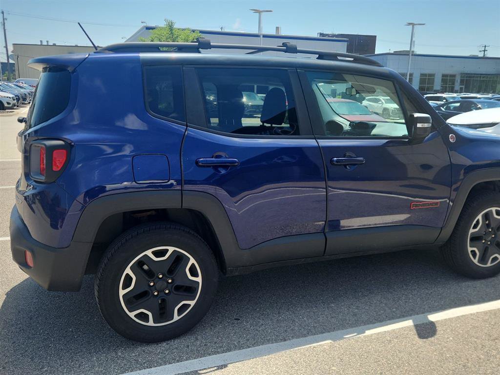 Used 2016 Jeep Renegade Trailhawk AWD/4WD image 4