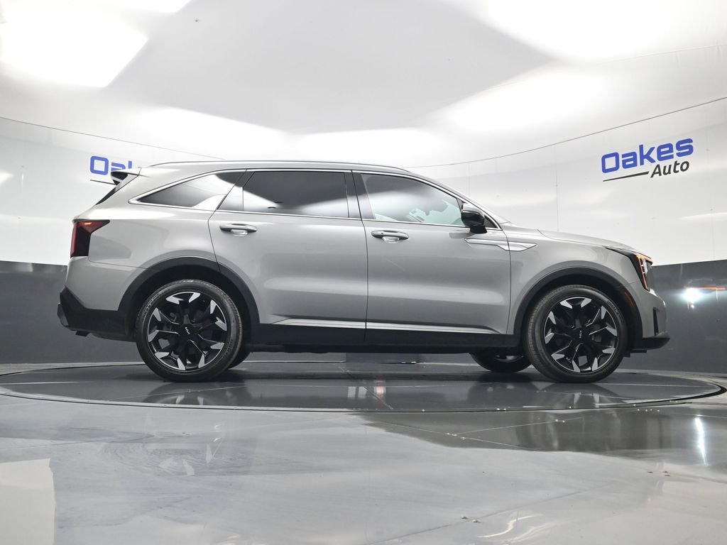 Certified 2024 Kia Sorento EX w/ Panoramic Sunroof Package image 49