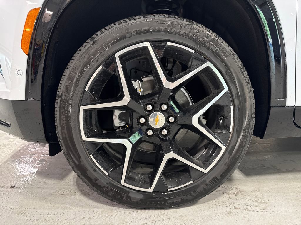 New 2026 Chevrolet Traverse High Country w/ LPO, Floor Liner Package AWD/4WD image 51