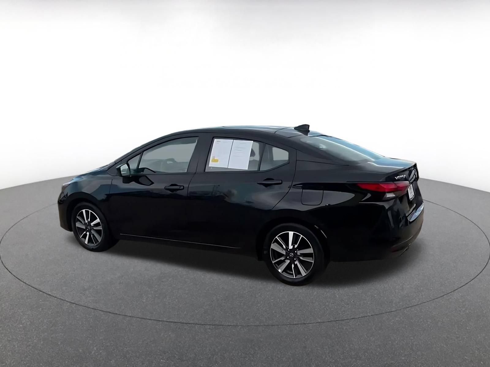 Used 2025 Nissan Versa SV FWD image 9
