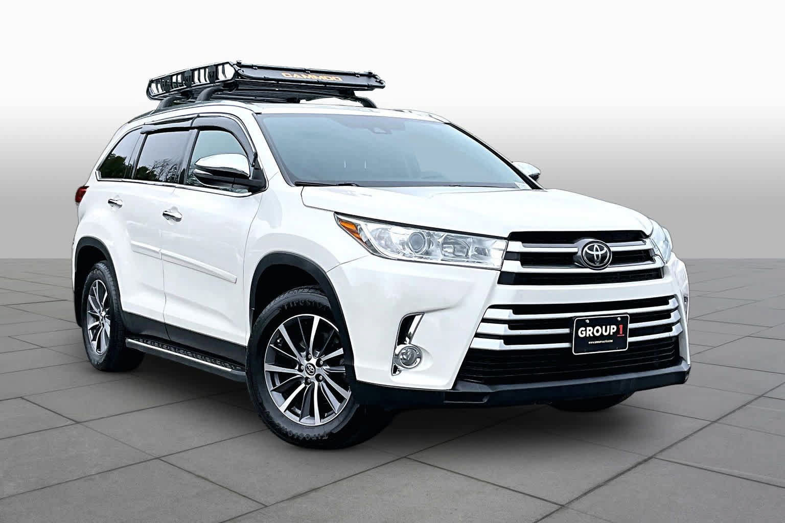 Used 2019 Toyota Highlander XLE AWD/4WD image 3