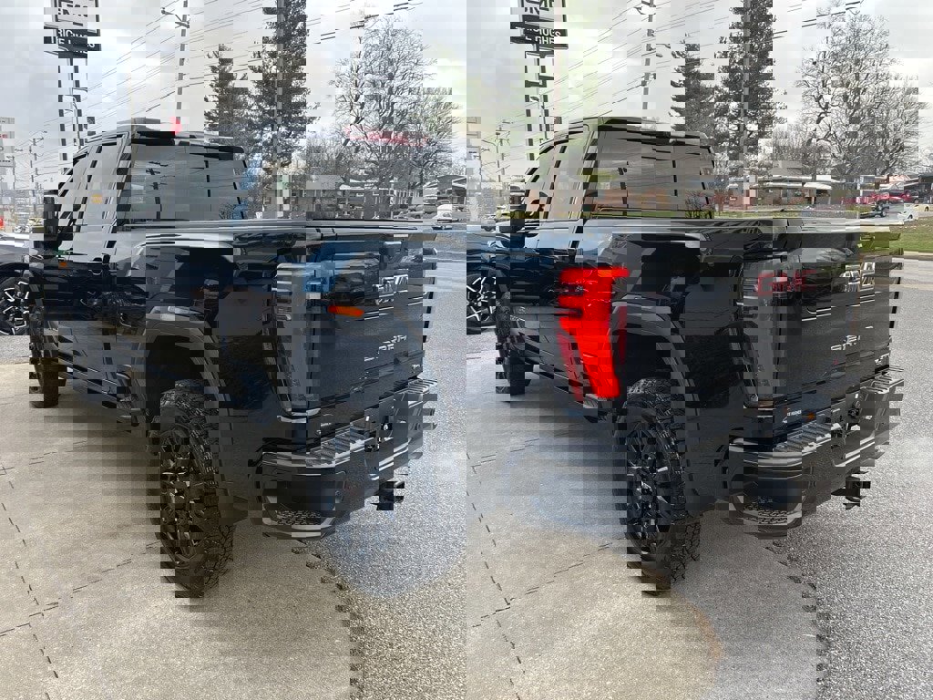 Used 2025 GMC Sierra 2500 AT4 image 6