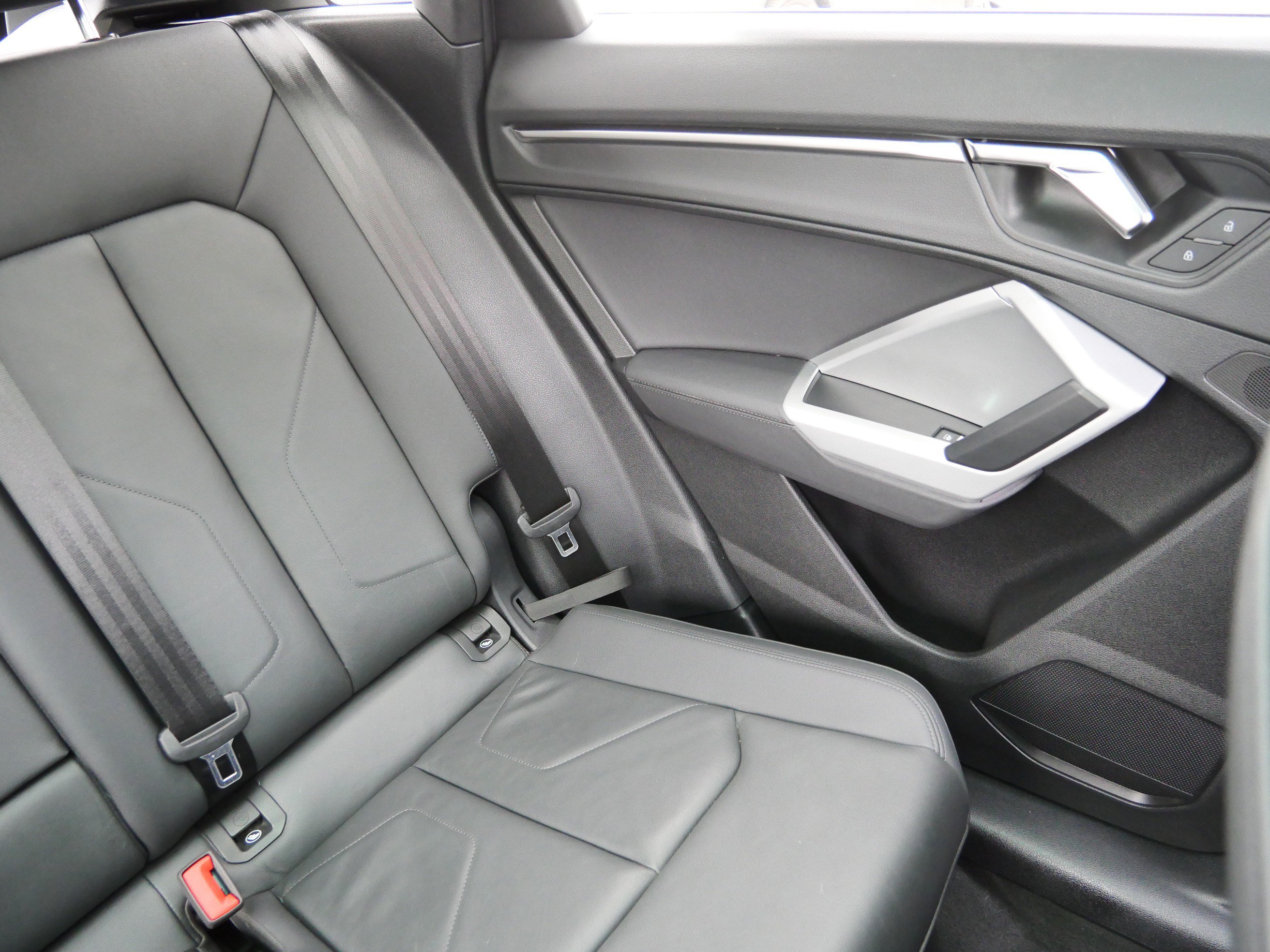 Used 2023 Audi Q3 2.0T Premium w/ Convenience Package AWD/4WD image 14