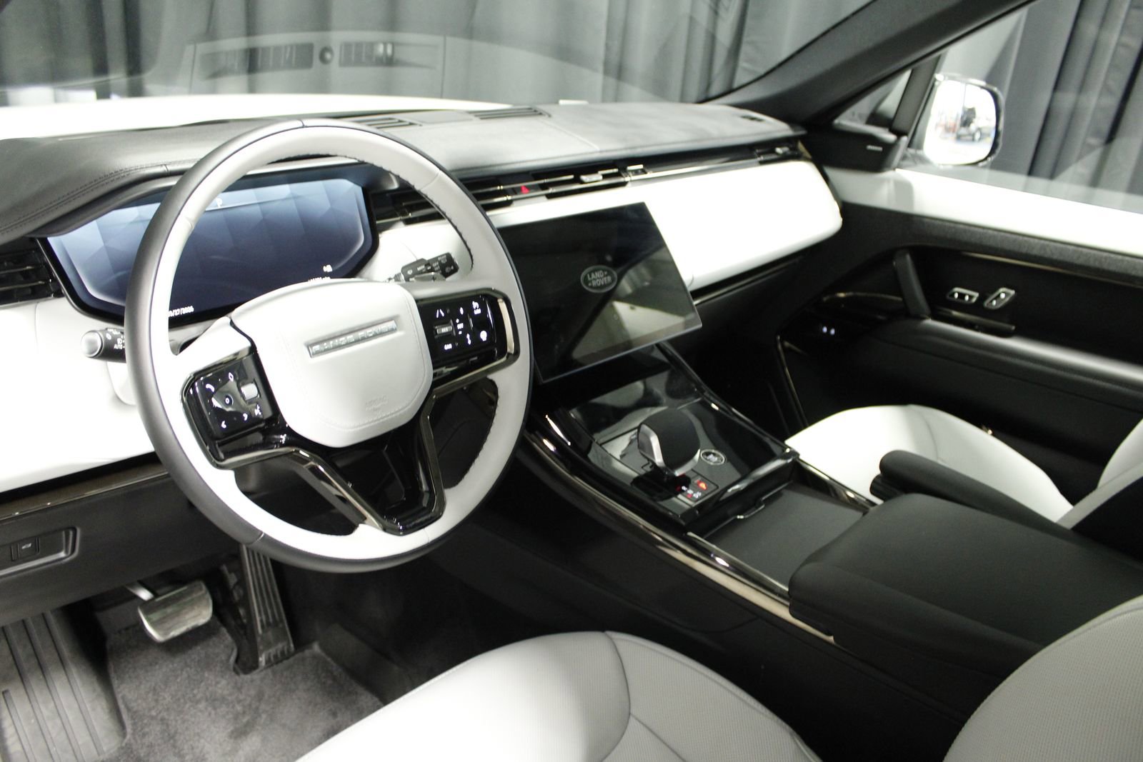 Used 2025 Land Rover Range Rover Sport Dynamic SE image 27