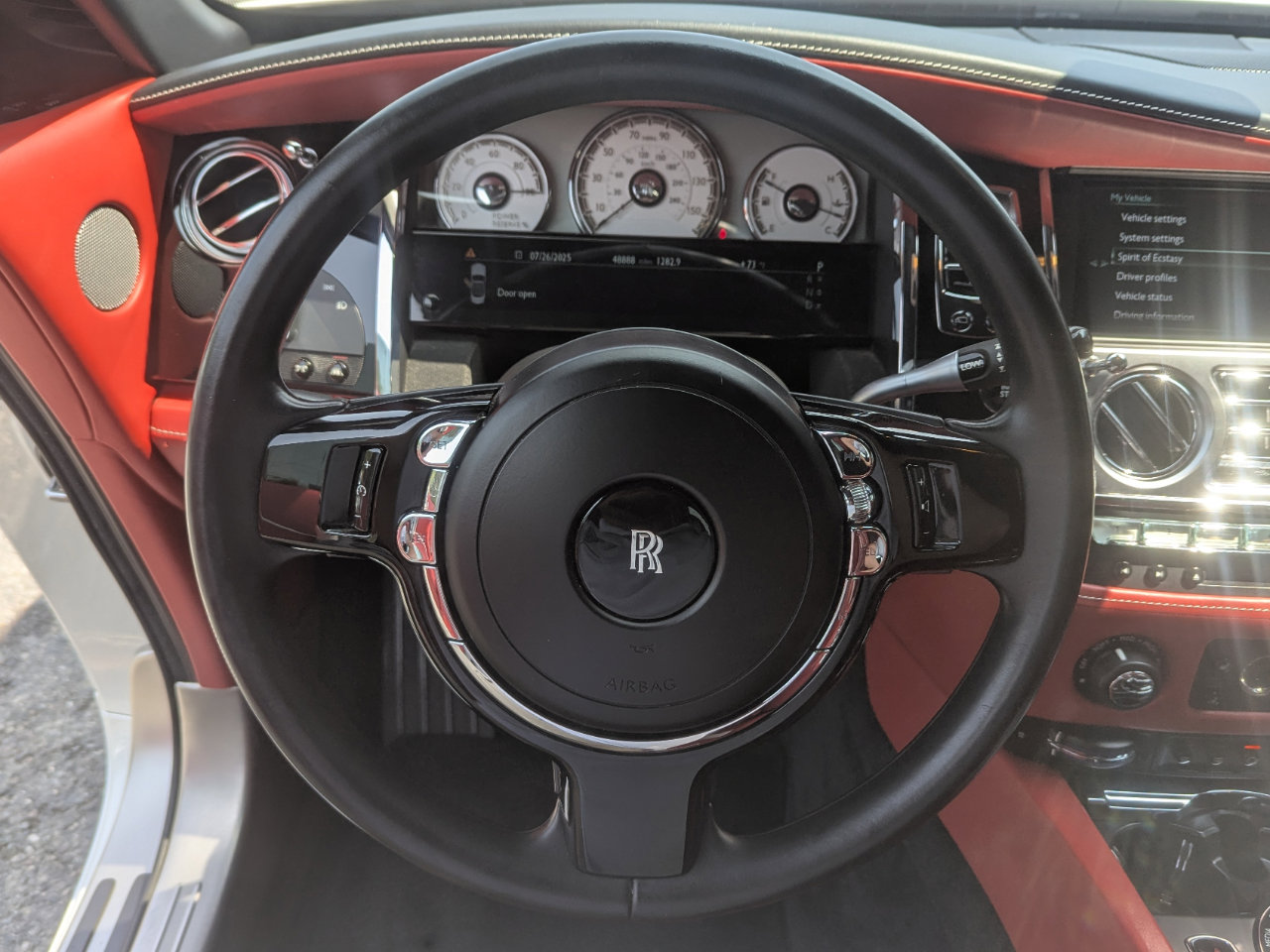 Used 2018 Rolls-Royce Dawn image 16