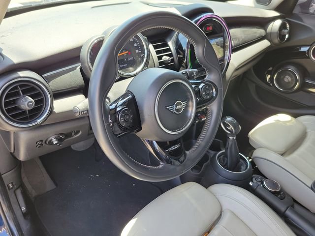 Used 2019 MINI Cooper 4-Door Hardtop w/ Signature Upholstery Package image 19