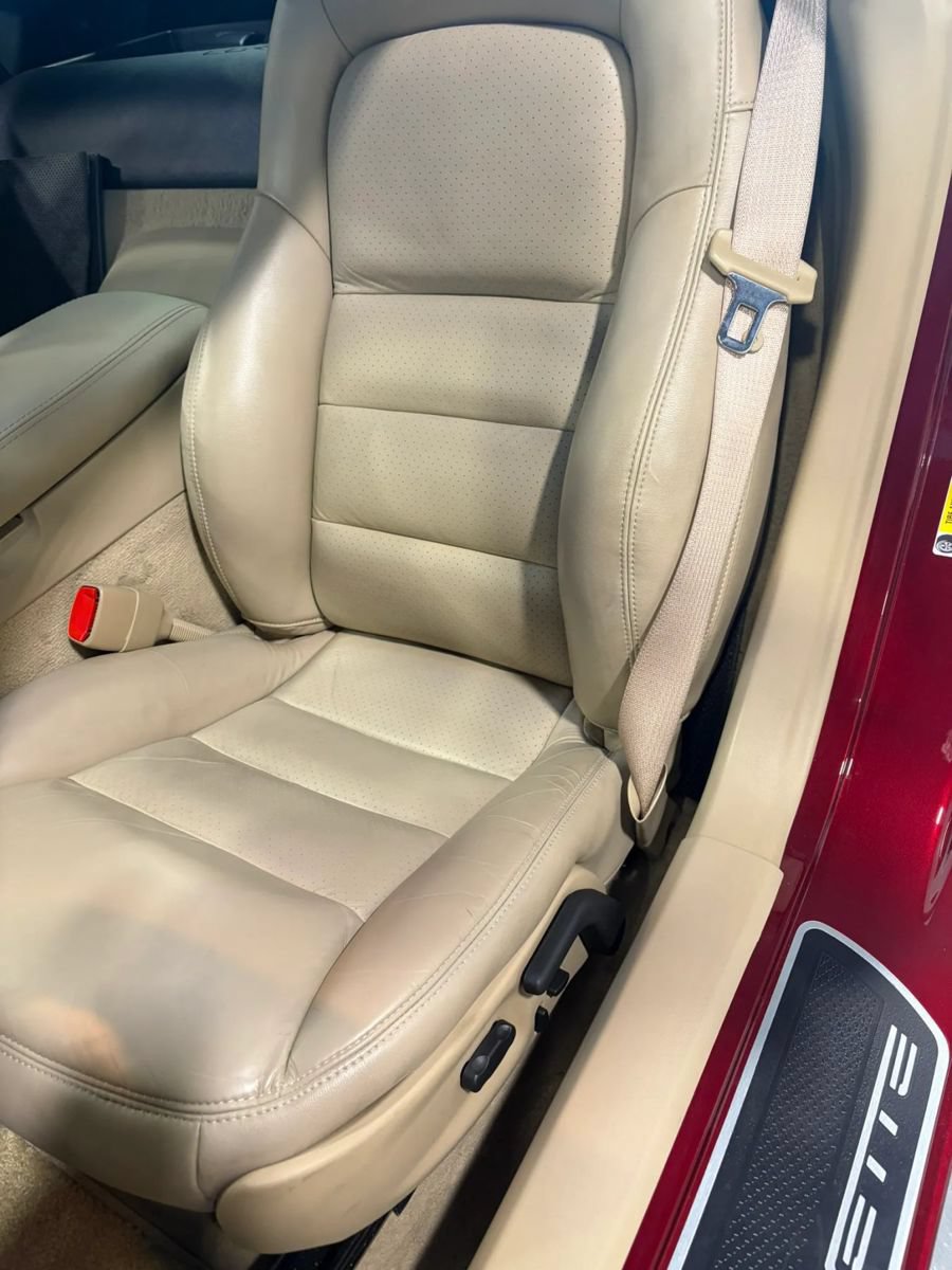 Used 2007 Chevrolet Corvette Coupe w/ Preferred Equipment Group RWD image 18