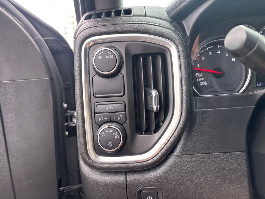 Used 2020 Chevrolet Silverado 1500 LT RWD image 19