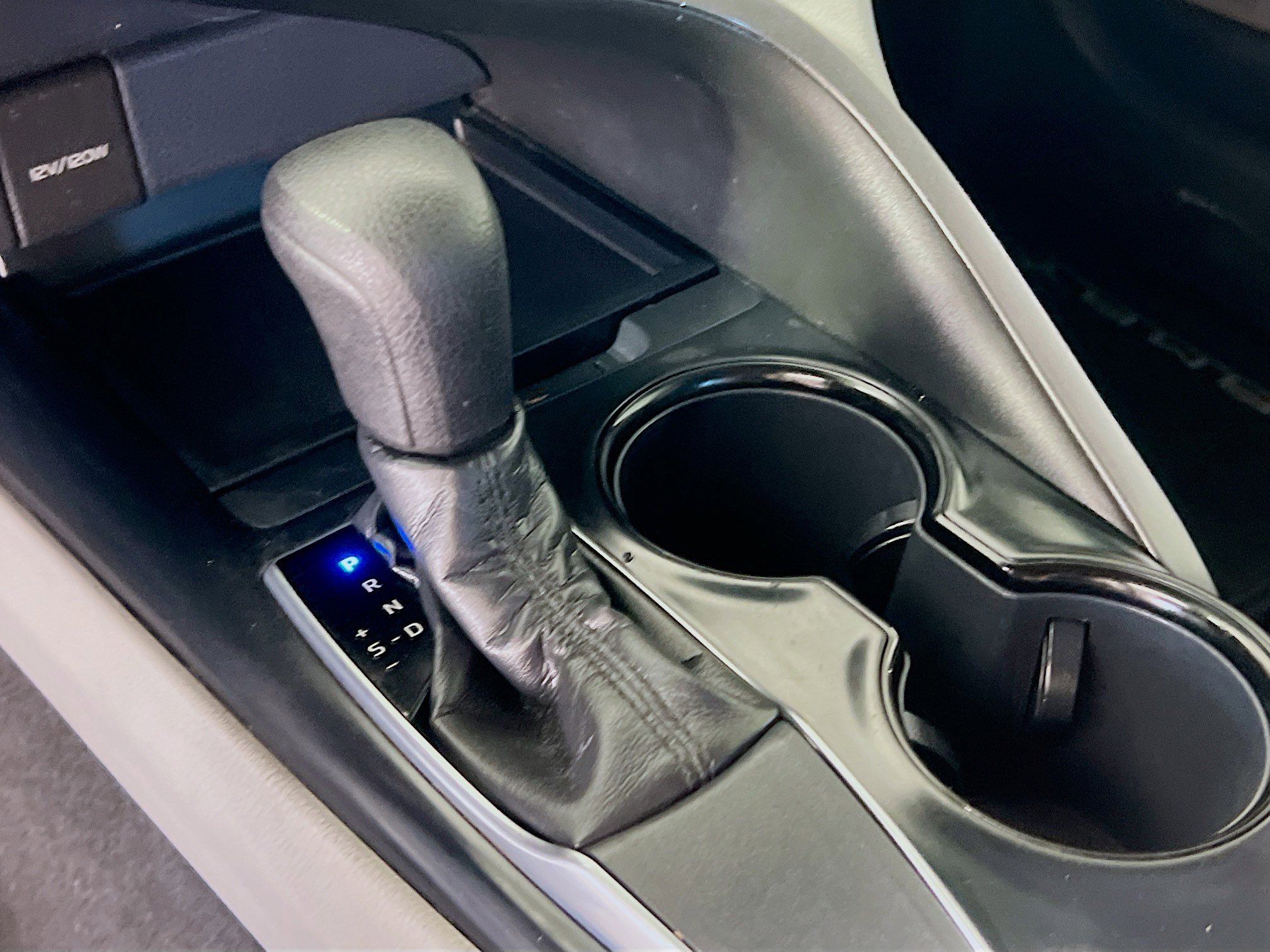 Used 2020 Toyota Camry L image 24