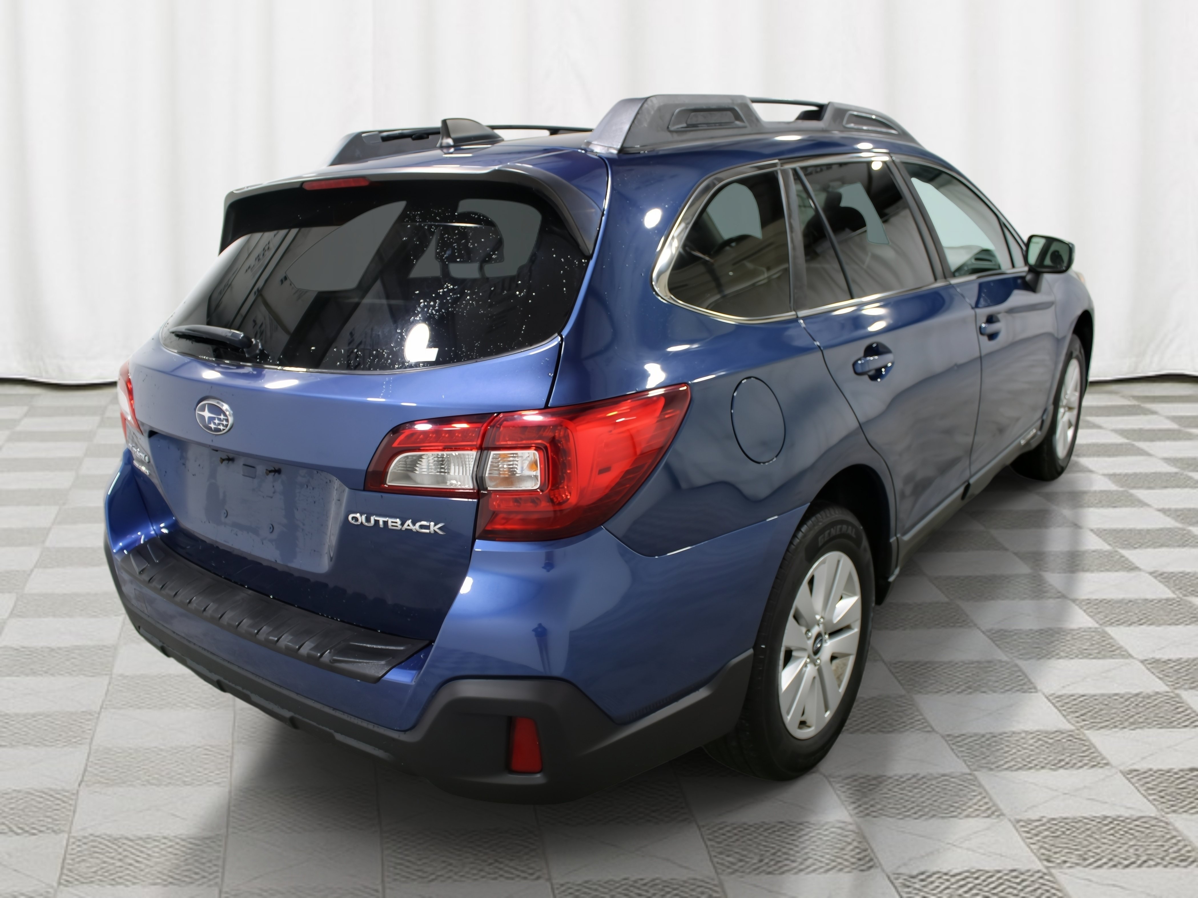 Used 2019 Subaru Outback 2.5i Premium AWD/4WD image 3