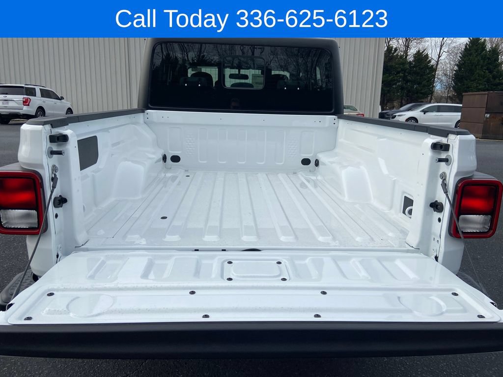 New 2026 Jeep Gladiator Sport AWD/4WD image 10