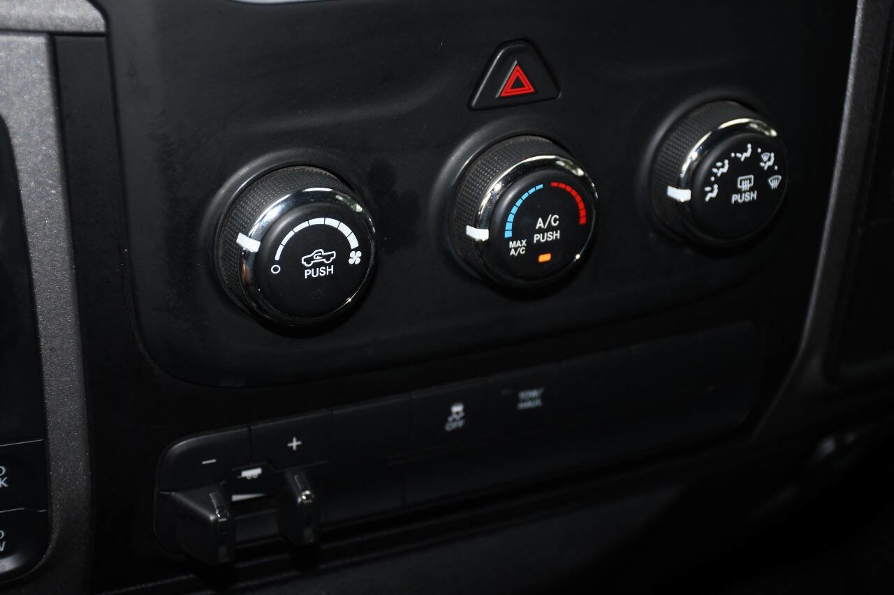 Used 2016 RAM 1500 Express AWD/4WD image 37