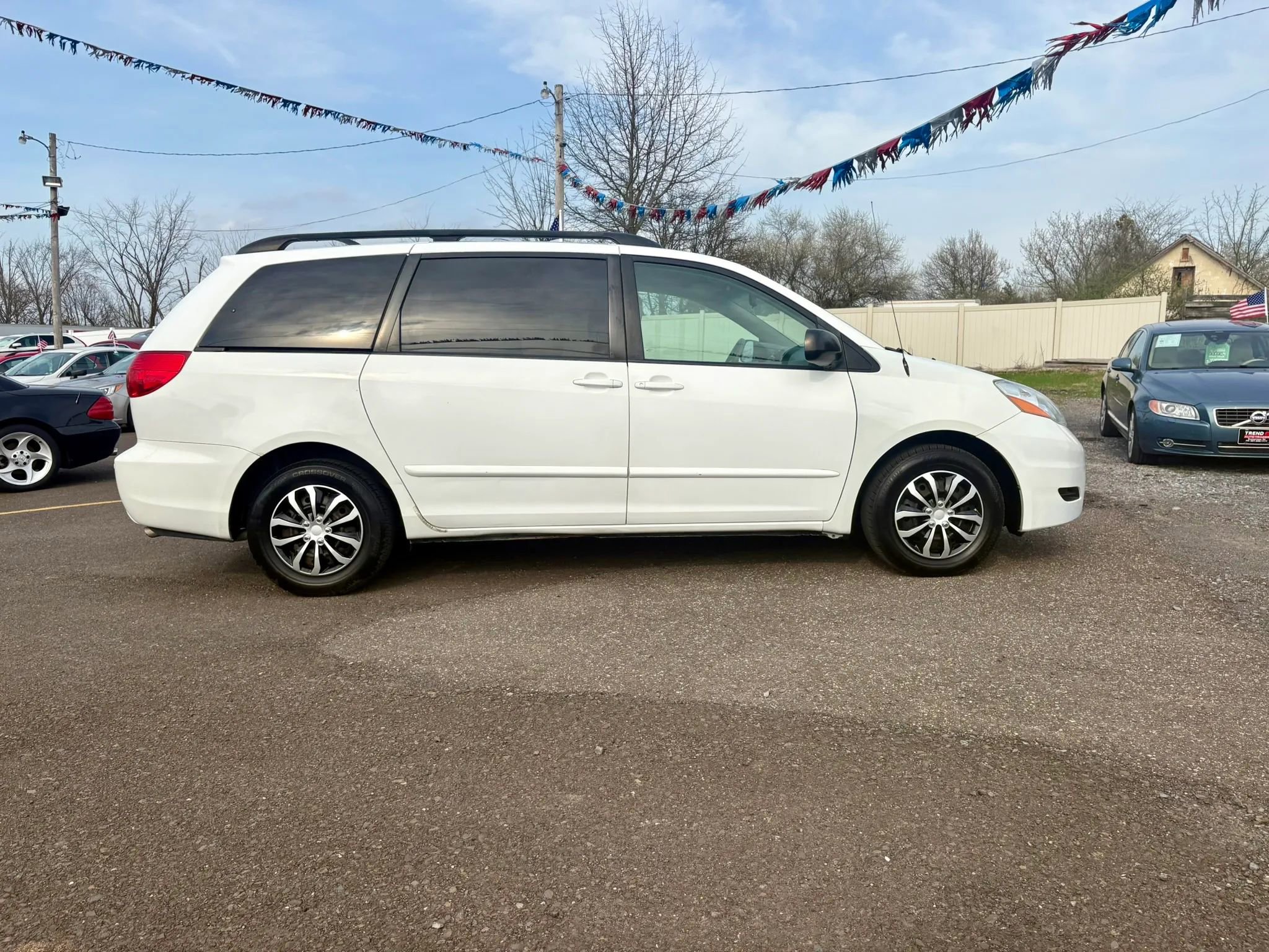 Used 2009 Toyota Sienna LE image 6