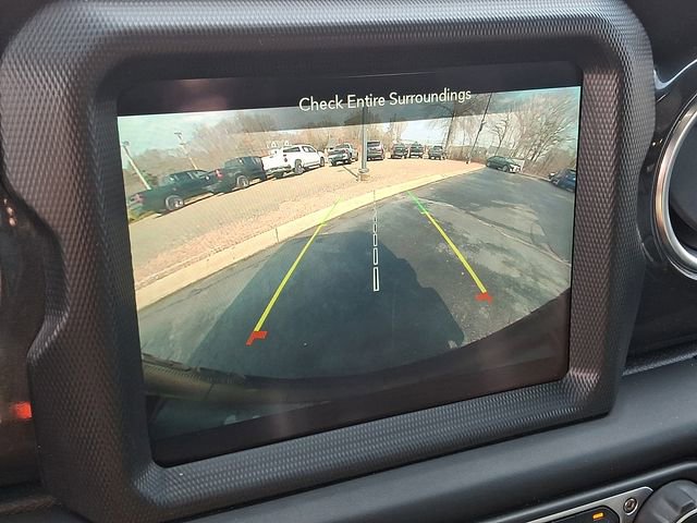 Used 2023 Jeep Wrangler Sahara image 18