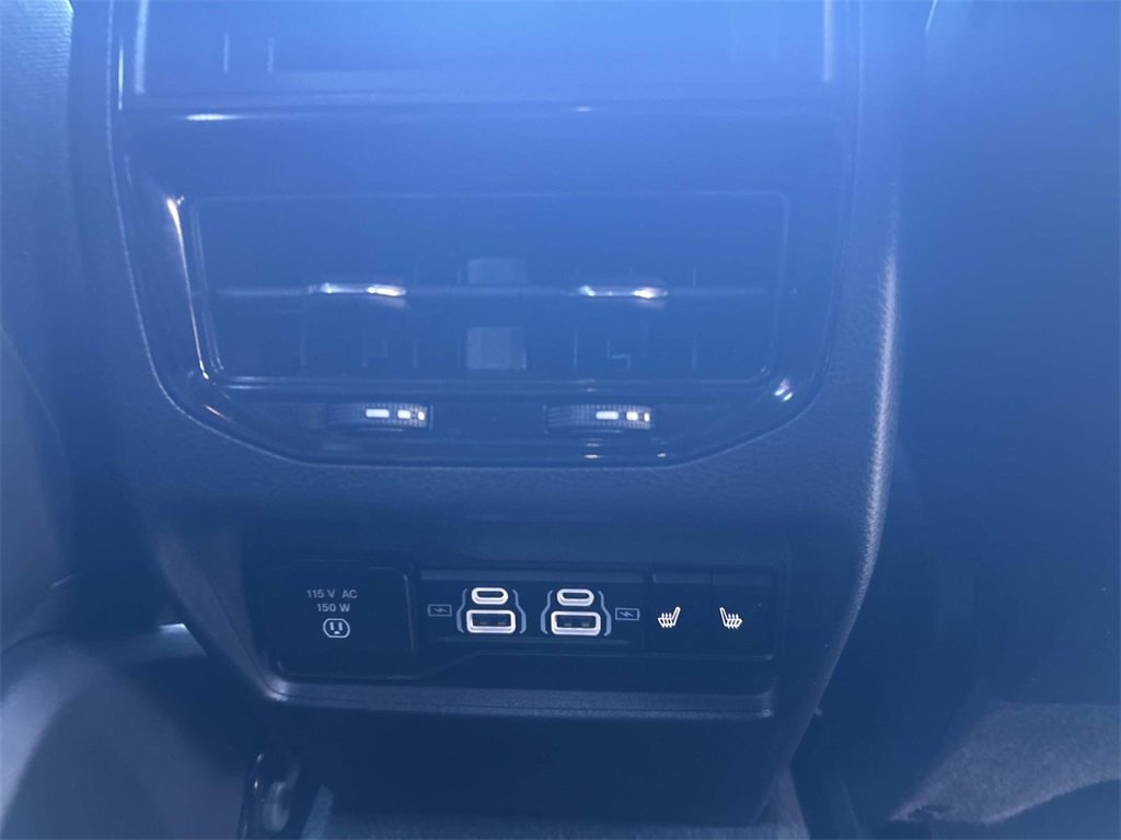 Used 2023 Jeep Grand Cherokee Overland image 17