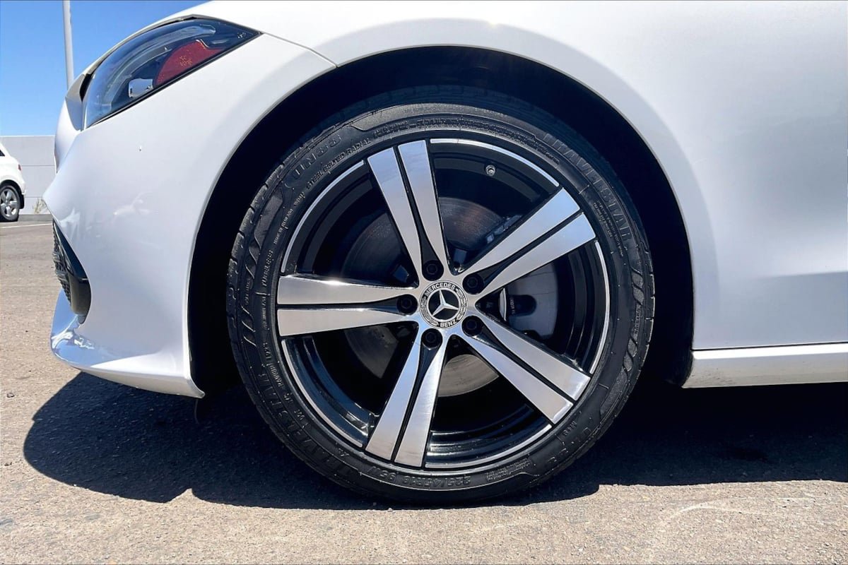 Used 2022 Mercedes-Benz C 300 Sedan image 4