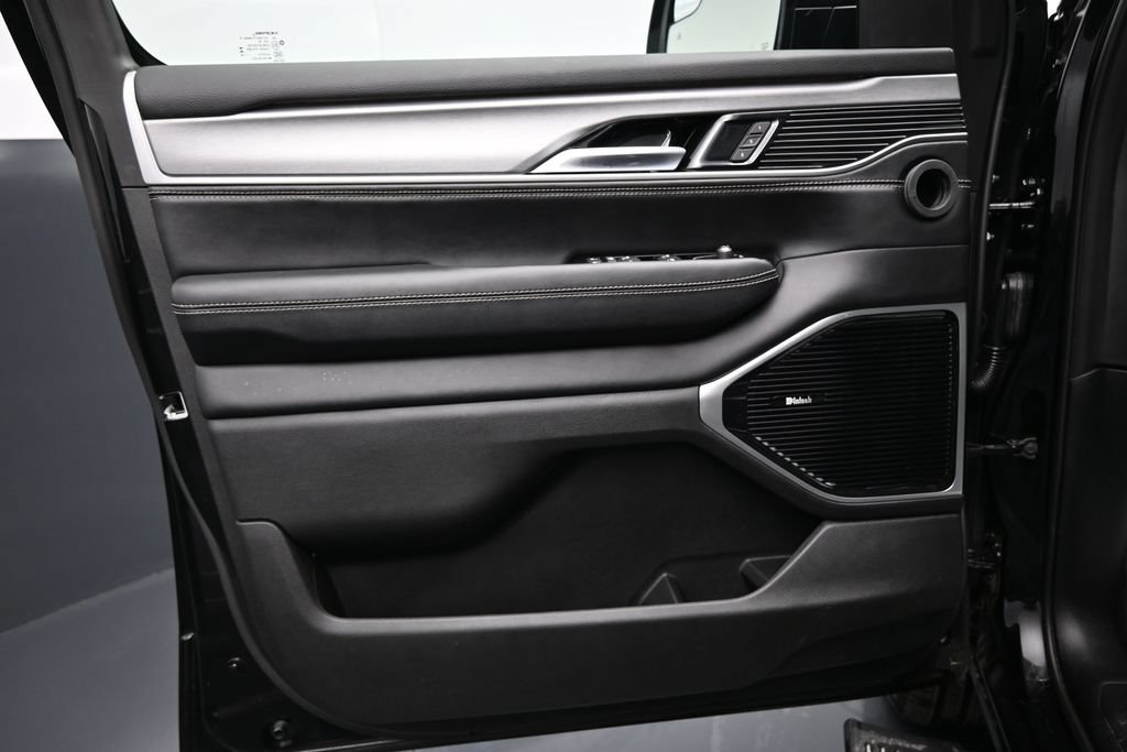 New 2026 Jeep Grand Wagoneer L Limited AWD/4WD image 10