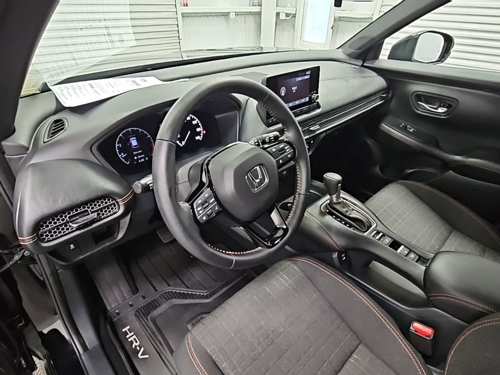 Used 2025 Honda HR-V Sport image 12