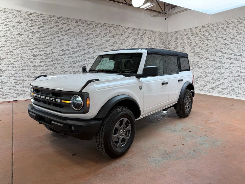 Used 2024 Ford Bronco Big Bend image 3