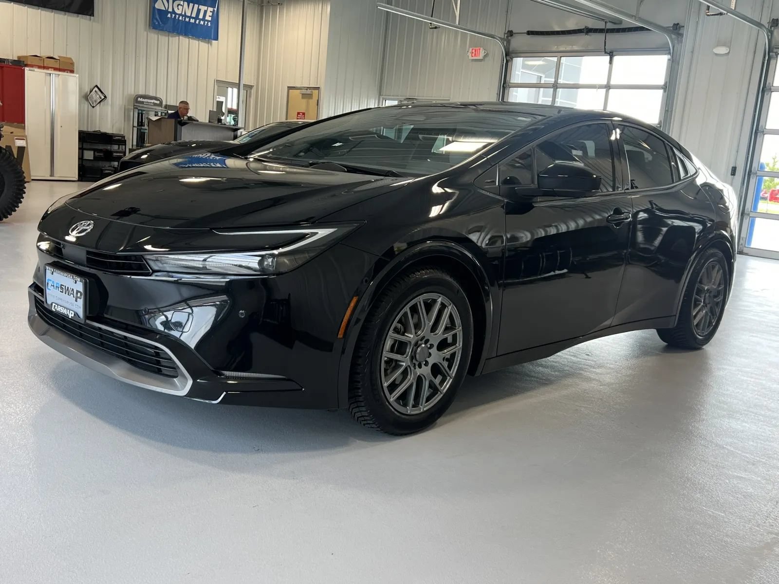 Used 2024 Toyota Prius Limited w/ Limited Premium Package FWD image 6